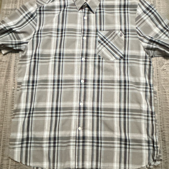 Volcom Men's Black and Gray Plaid Button Down Shirt - Picture 1 of 7
